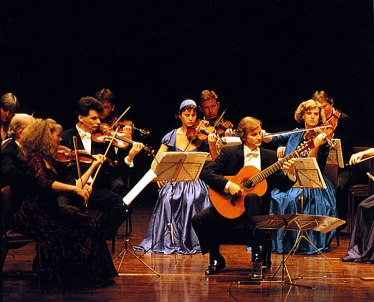 Christopher Parkening performing the Capriol Suite